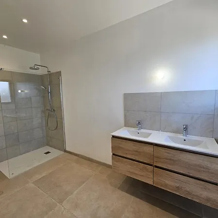 Labelle- Vue Panoramique - Piscine Privee - Clim -wifi 別荘 *