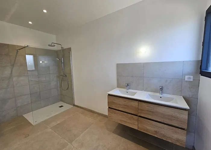 Labelle- Vue Panoramique - Piscine Privee - Clim -wifi Ferienhaus *