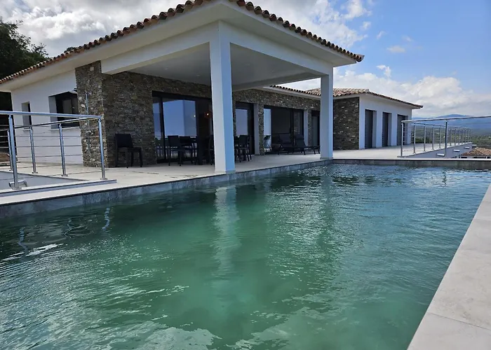 Ferienhaus Labelle- Vue Panoramique - Piscine Privee - Clim -wifi Sari-Solenzara